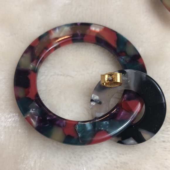 Ambiance Acrylic Hoop Earrings - Picture 3 of 4